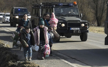 Csak tegnap tízezer menekült érkezett Szlovákiába
