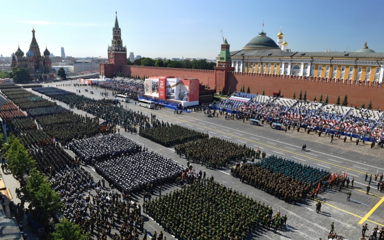 Oroszország: Megtartották a május 9-i katonai felvoulást