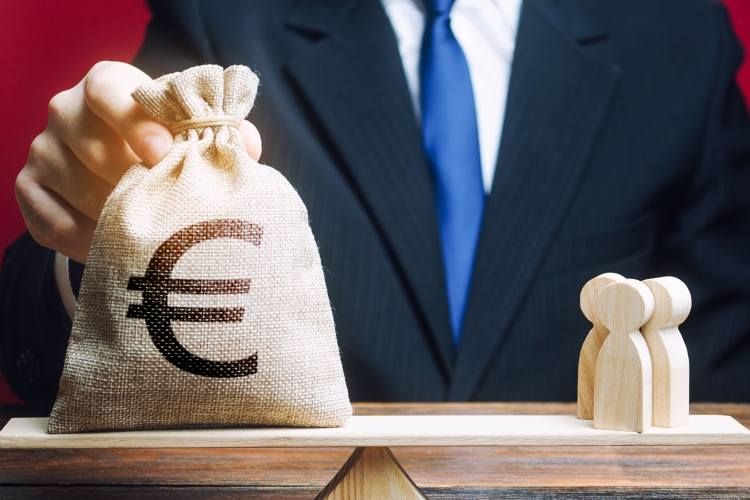 620 euróra nőhet a minimálbér összege
