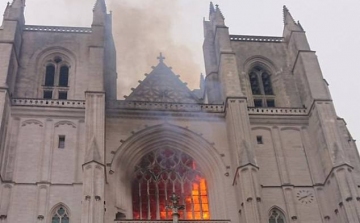 Előállítottak egy egyházmegyei önkéntest a nantes-i tűzzel kapcsolatban 