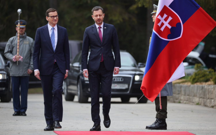 Heger és Morawiecki is éles kritikával illette a magyar kormányfőt