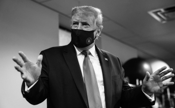 Annyira rossz a járványhelyzet az USA-ban, hogy már Trump is a szájmaszk viseléséért könyörög