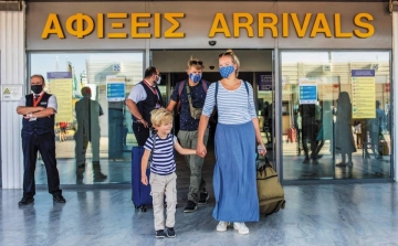 Külügyminisztérium: A Görögországba utazók kötelesek magukat online  regisztrálni, máskülönben bírság jár