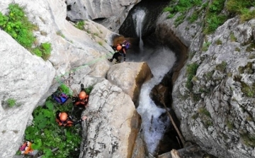  Harmadik áldozata is van az ausztriai sziklaomlásnak, egy 30 éves szlovák fiatal vesztette életét