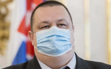 Koronavírus: A szakértők nem javasolták az óvintézkedések szigorítását 