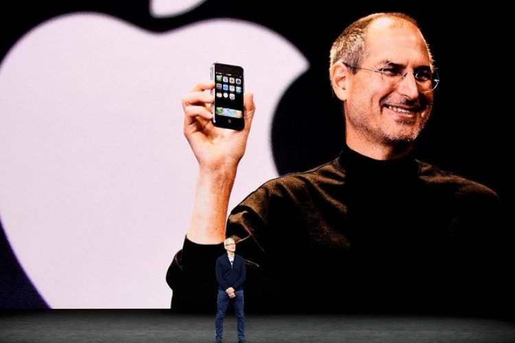 Az Apple értéke elérte a hárombillió dollárt